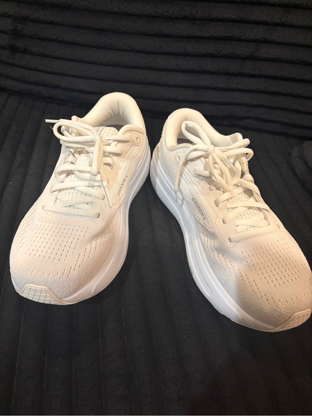 Brooks Ghost Max 2 Women’s White Athletic Running Sneakers
